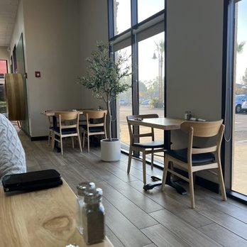 The Breeze Cafe - Interior - Breakfast & Brunch Near Me - Newark, California The Breeze Cafe - Interior - Breakfast & Brunch Near Me - Newark, California