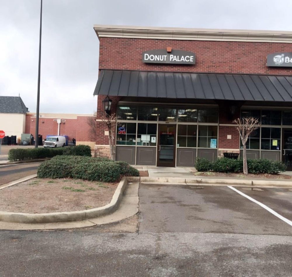 Donut Palace Logo