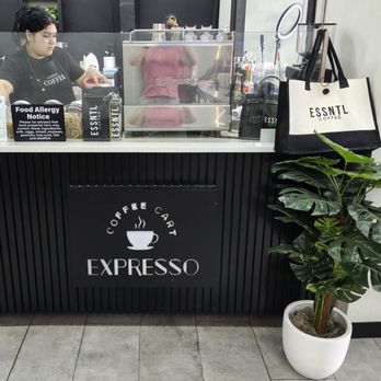 ESSNTL Coffee - Pick-up counter - Coffee & Tea Near Me - San Diego, California