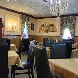 Mandarin House Restaurant - One dining area (mid-afternoon)