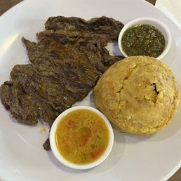 Steak and dry mashed plantain sauce no flavor