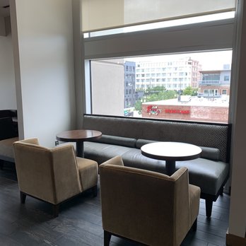 Omaha Marriott Downtown at the Capitol District - The lounge - Hotels Near Me - Omaha, Nebraska
