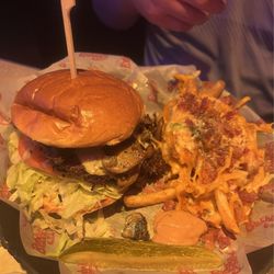 Bubba's 33 - Wild Shroomin' Burger*