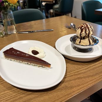 Restaurant Constance - Chocolate Miso tart and s'mores ice cream - New American Near Me - Charlotte, North Carolina