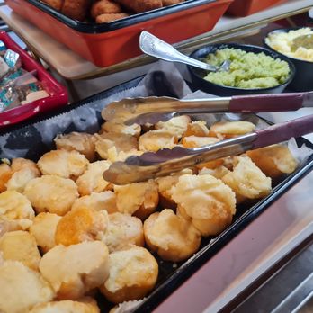 Cuba Lives Restaurant - bread - Salad Near Me - Hialeah, Florida