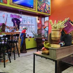 Oaxaca Mexican & Dominican Restaurant - Decor