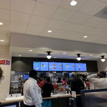 Chick-fil-A - Fast moving lines - Chicken Shop Near Me - Miami, Florida Chick-fil-A - Fast moving lines - Chicken Shop Near Me - Miami, Florida