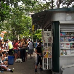 Banca República do Líbano - Movimento em dias de troca de figurinhas