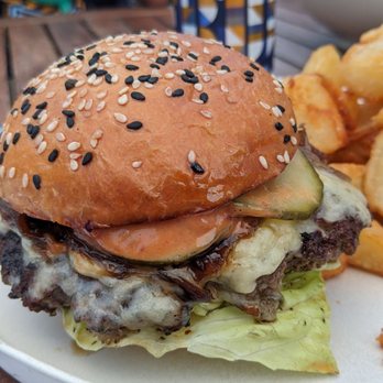 peasants FEAST - Atterdag Smash Burger had me drooling - American Near Me - Solvang, California