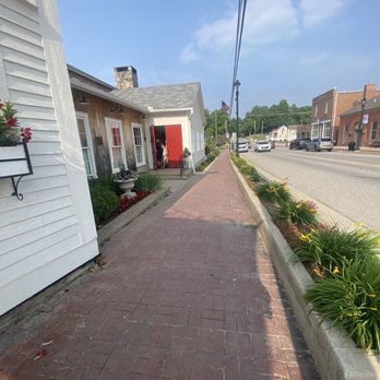 The White Horse Inn - Entrance - American Near Me - Metamora, Michigan