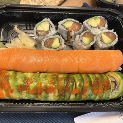 Mannen Japanese Restaurant - Salmon Avocado Sushi Roll Maki, Mets roll, Dragon Roll