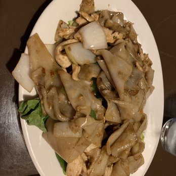 Kanlaya Thai Restaurant - Drunken Noodles (lunch portion) - Thai Near Me - Harrisburg, Pennsylvania Kanlaya Thai Restaurant - Drunken Noodles (lunch portion) - Thai Near Me - Harrisburg, Pennsylvania