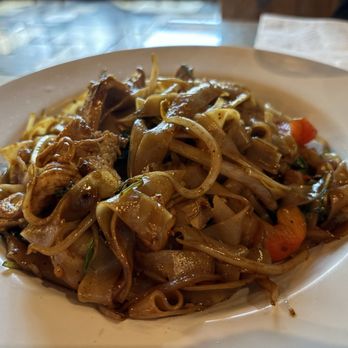 Annie's Thai Kitchen - Pad kee Mao (drunken noodles) with chicken - Thai Near Me - Jackson, Wyoming