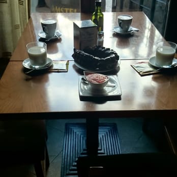 La Vegana - La mesa del desayuno ya puesta antes de llegar, como nos cuidan :) - Bars Near Me - Madrid, M