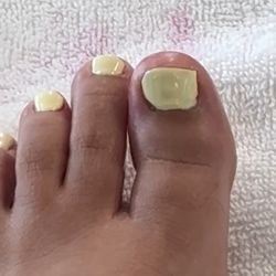 Fancy Nails - Sisters feet