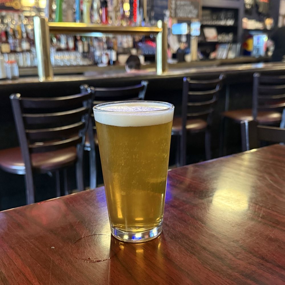 Beck's Chicago - Paul and his Michigan beer... in Chicago... - Pubs Near Me - Chicago, Illinois Beck's Chicago - Paul and his Michigan beer... in Chicago... - Pubs Near Me - Chicago, Illinois