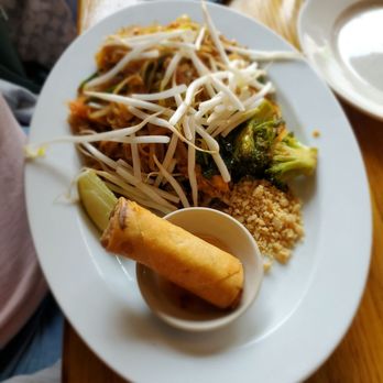 Ayada Thai - Pad thai vegetables - Thai Near Me - Elmhurst, New York