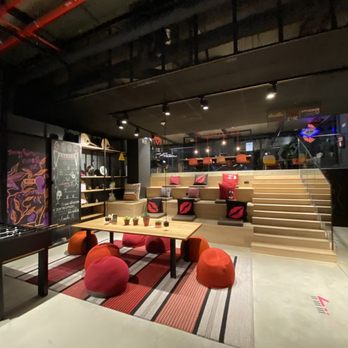 Lobby Bar - Hotel Moxy Lisbon City - Restaurants Near Me - Lisbon, 11