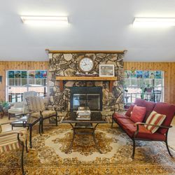 Sunroamers Rv Resort Park - Interior of Office