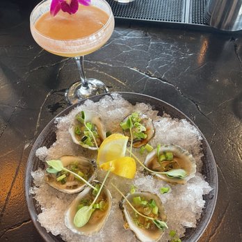 Born & Bred - Permanent Vacation cocktail & 1/2 dozen oysters - Beer Bar Near Me - Scottsdale, Arizona