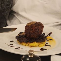 Oliver Perry’s - Filet with sautéed mashroom and mashed potatoes..