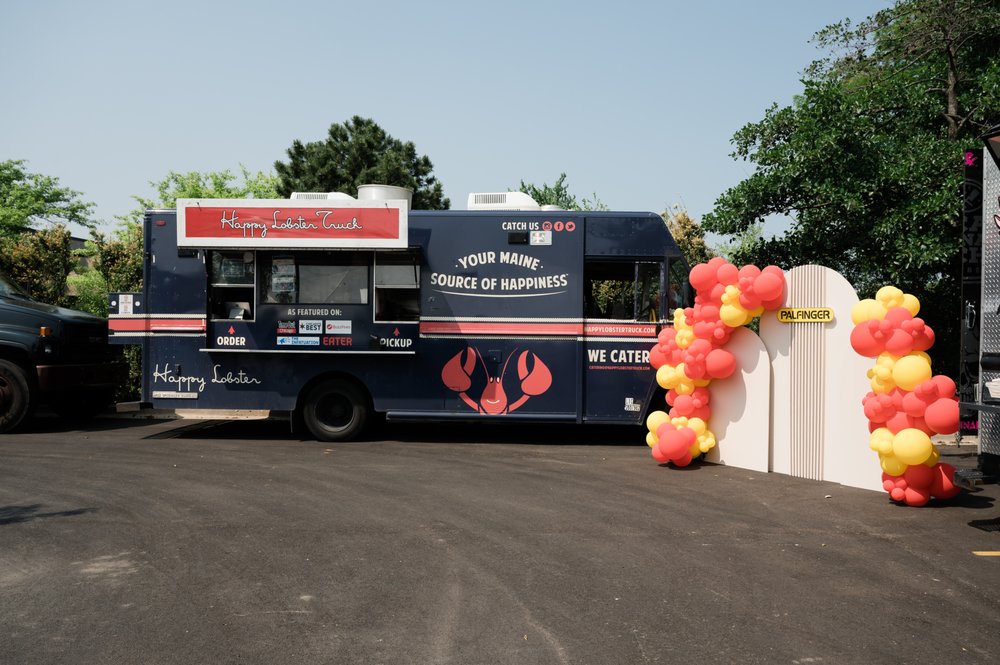 The Food Truck Hub & Event Experiences Logo