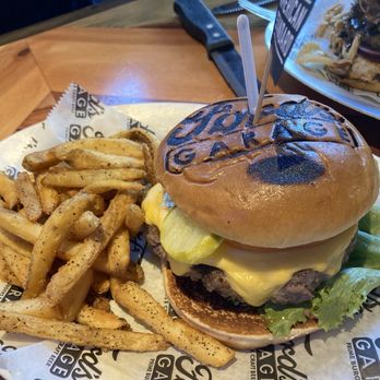 Ford's Garage Plano - Burgers Near Me - Plano, Texas