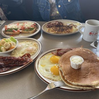 Hot N Tot - B36. Pancake Combo - American Near Me - Lomita, California