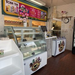 Daylight Donuts - Store