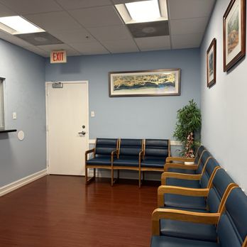 Phu H. Nguyen, DPM - Clean and spacious waiting area - Podiatrists Near Me - Miami, Florida Phu H. Nguyen, DPM - Clean and spacious waiting area - Podiatrists Near Me - Miami, Florida