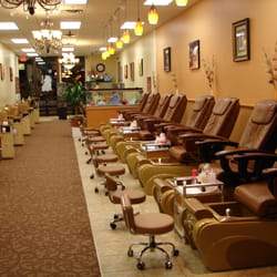 Welcome to Famous nails & spa