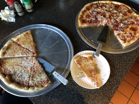 Dauphin Pizza by null