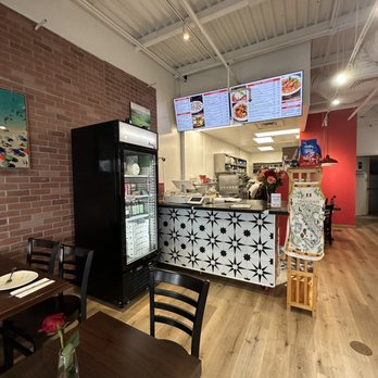 Aroma Italia - Pizza Near Me - Honolulu, Hawaii