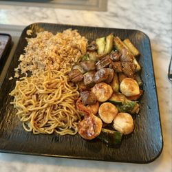Yang's Asian Bistro - Steak and scallop hibachi