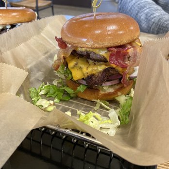 Burger 21 - Albuquerque - Burgers Near Me - Albuquerque, New Mexico