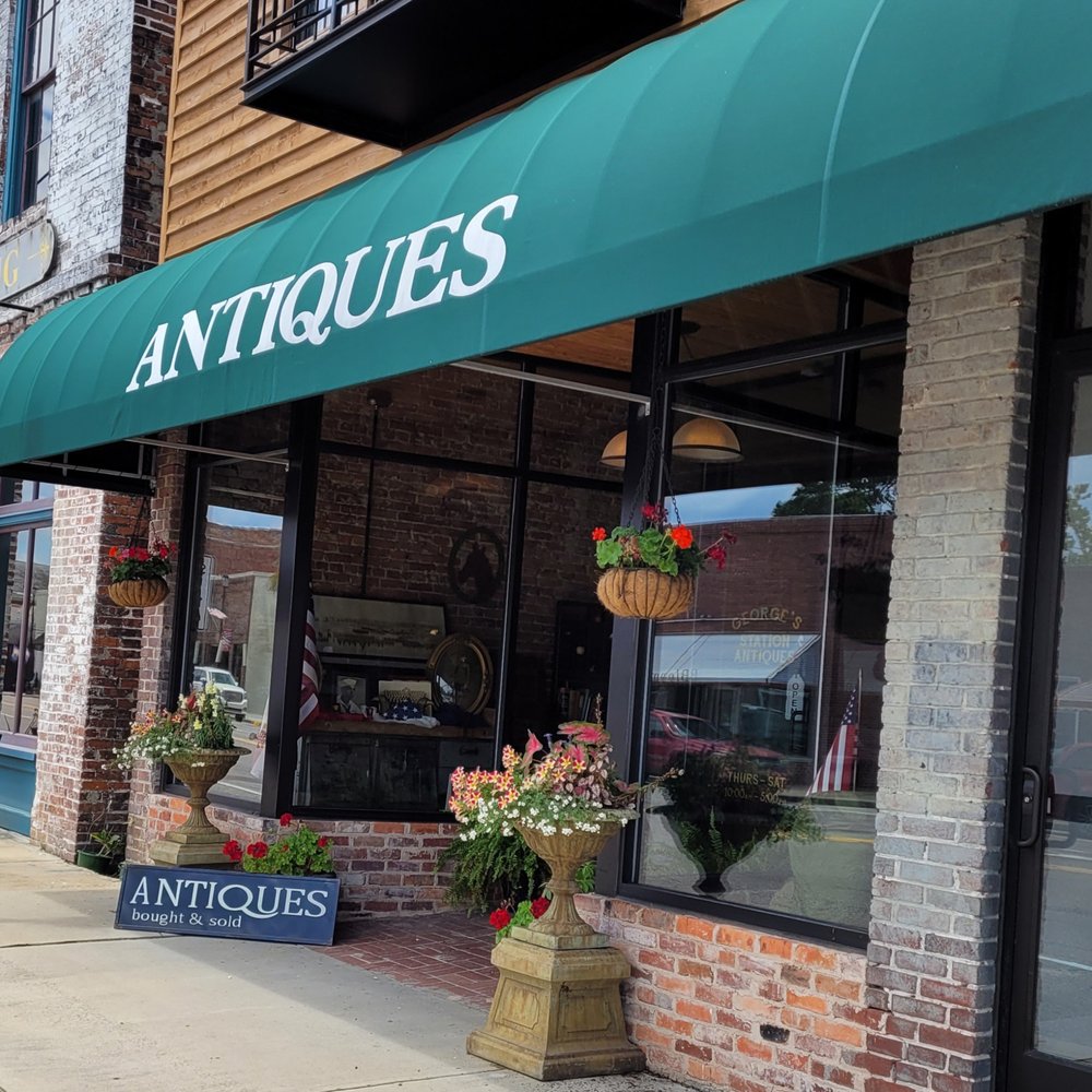 STATION ANTIQUES Updated May 2024 10 Photos 227 N Parler