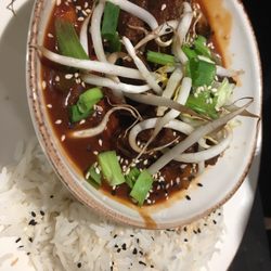 Manna 68 - Sweet and sour "duck" made with seitan - vegan!