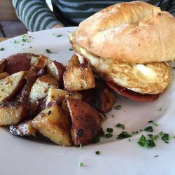 Vino Veritas - Portuguese egg sandwich