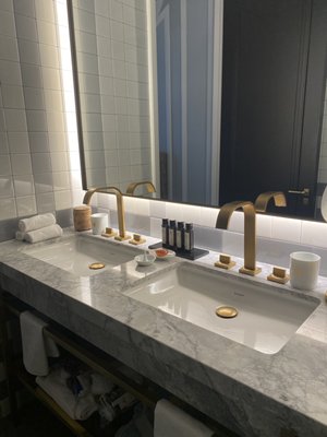 Nolinski Paris - Evok Collection by null