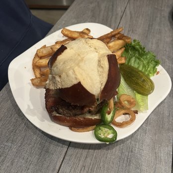 Tracks - Jacked up bbq burger - Burgers Near Me - Cary, Illinois