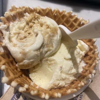 Jeni's Splendid Ice Creams - Boozy Eggnog with Gooey Butter Cake - Ice Cream & Frozen Yogurt Near Me - Nashville, Tennessee Jeni's Splendid Ice Creams - Boozy Eggnog with Gooey Butter Cake - Ice Cream & Frozen Yogurt Near Me - Nashville, Tennessee