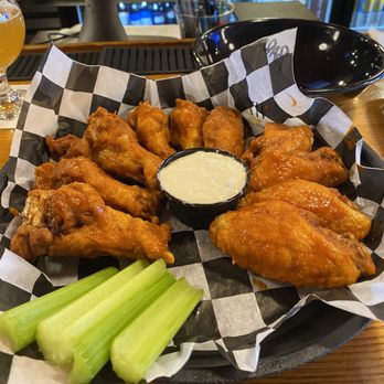 Bar-Bill East - Hot Buffalo Wings. Very Good quality. Good heat. Hot but not overwhelming. - Pizza Near Me - Rochester, New York Bar-Bill East - Hot Buffalo Wings. Very Good quality. Good heat. Hot but not overwhelming. - Pizza Near Me - Rochester, New York