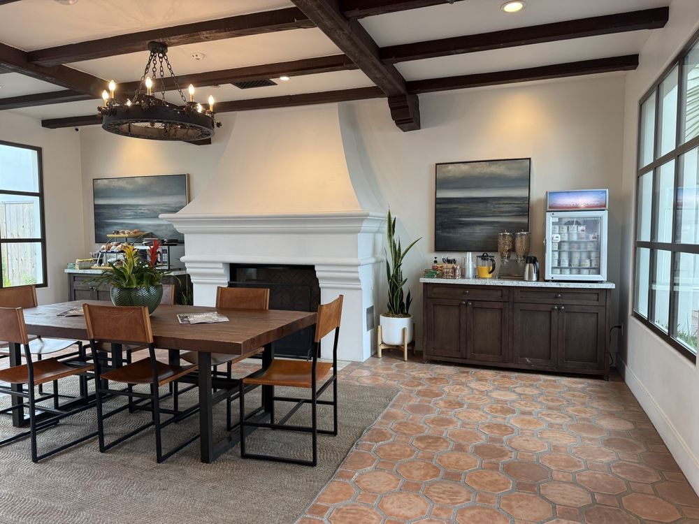 La Playa Inn