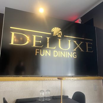 DELUXE FUN DINING - Updated May 2025 - 1465 Photos & 585 Reviews - 305 W 4th St, Charlotte