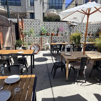 Brava Garden Eatery - Wine Bars Near Me - Pleasanton, California