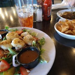 Star Ruby Cafe - Berry salad with shrimp and vinegar sauce