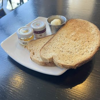 ArtBar Cambridge - Hearty toast - New American Near Me - Cambridge, Massachusetts