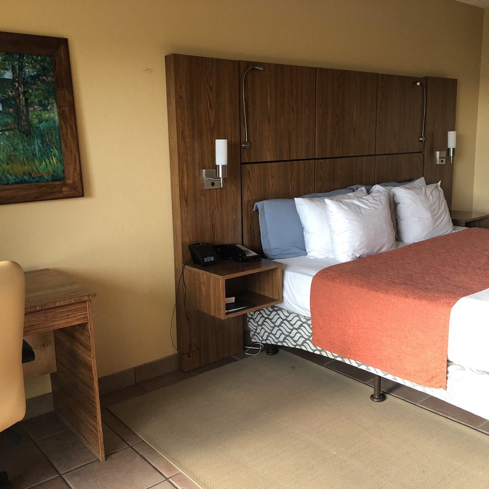 Emerald Beach Resort - King size bed room - Hotels Near Me - Charlotte Amalie West, Virgin Islands Emerald Beach Resort - King size bed room - Hotels Near Me - Charlotte Amalie West, Virgin Islands