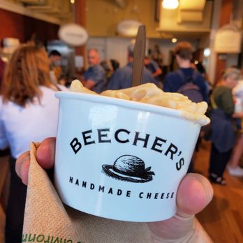 Beecher's Handmade Cheese - Best Mac n Cheese!! - Cheese Shops Near Me - Seattle, Washington