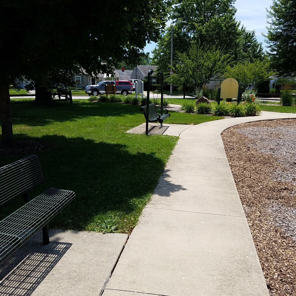 Darby Park - seating and nice landscaping - Parks Near Me - Lafayette, Indiana Darby Park - seating and nice landscaping - Parks Near Me - Lafayette, Indiana